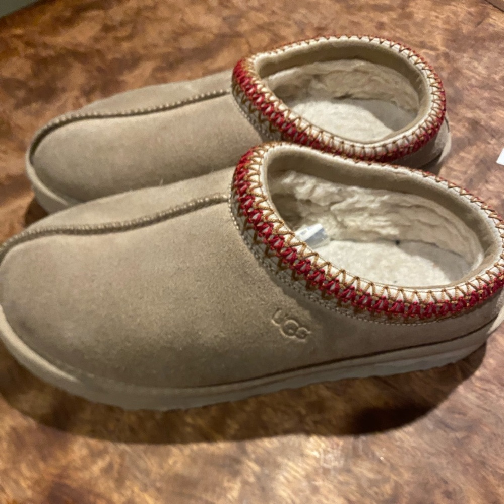 UGG Tasman slippers fleece lined size 7